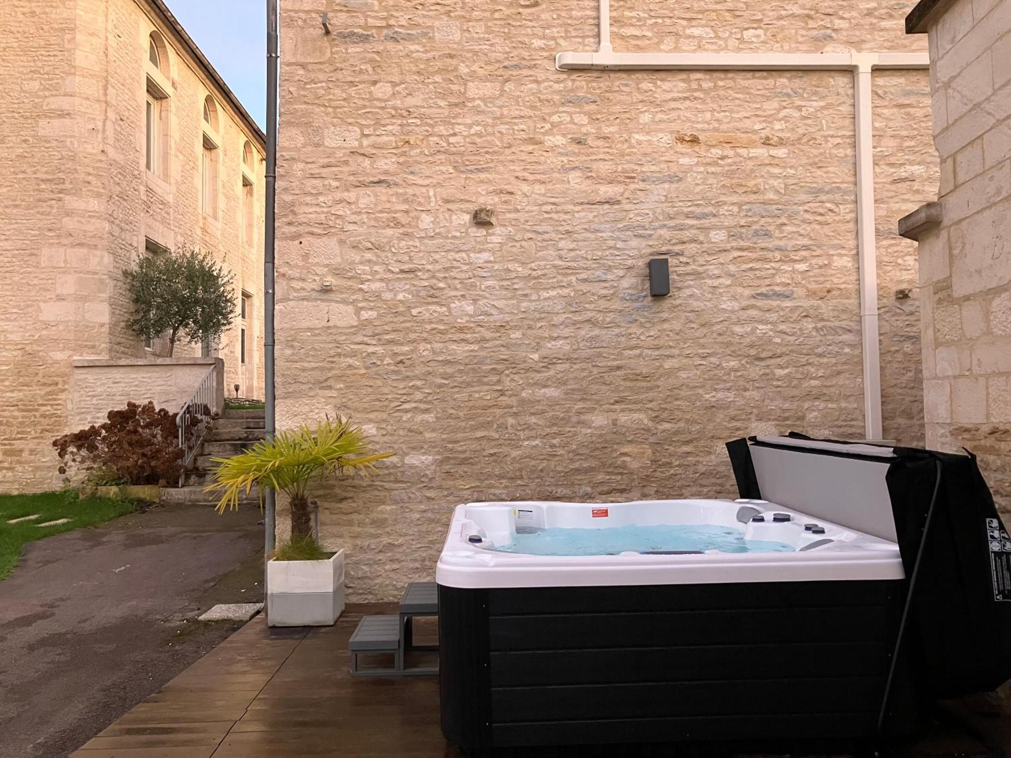 La Villa Lombardi En Champagne, Avec Piscine Privee Et Jacuzzi 莱里塞 外观 照片